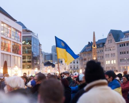 Значна частина українців покинула країну протягом року і, ймовірно, не планує повернення - НБУ.