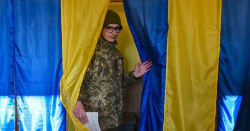 Партії, очолювані Залужним, Порошенком і Білецьким, займають провідні позиції в останніх опитуваннях. Водночас блок Зеленського перебуває лише на четвертому місці. Дивіться ІНФОГРАФІКУ.