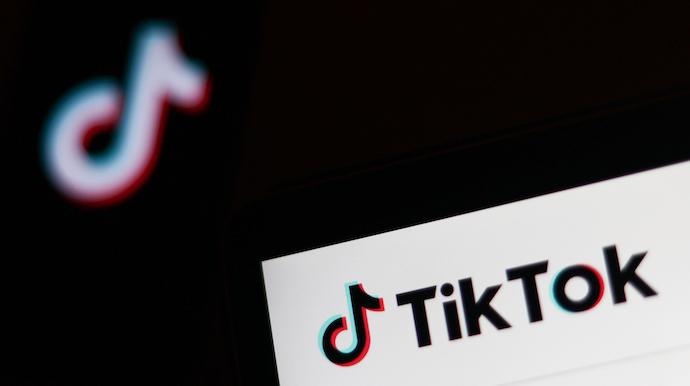 Американці висловлюють занепокоєння щодо цензури в TikTok після того, як додаток був знову доступний.