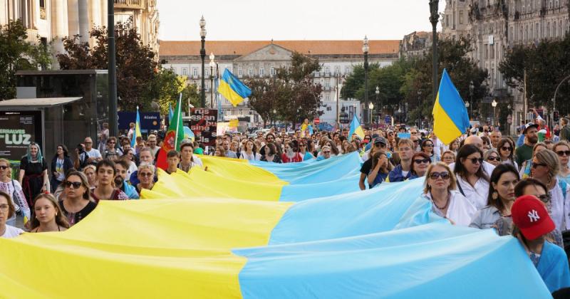 Стати колонією чи вразити світ? Які умови визначають майбутнє України в контексті цих двох можливостей?