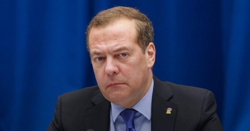 Медведєв безцеремонно пригрозив Україні у зв'язку з відхиленням ініціативи Путіна щодо 