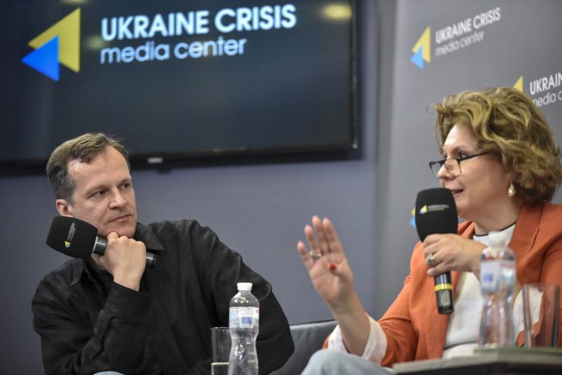 Яка роль свободи для українців: думки фахівців | UACRISIS.ORG