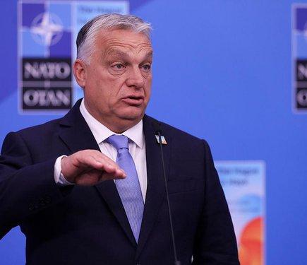 Нові суперечки в Європейському Союзі: Орбан відповідає на висловлювання Туска щодо Угорщини.