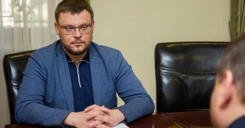 НАБУ вже тиждень мовчить щодо скандалу з вигаданим батьком Кривоноса, а прес-секретар бюро наразі перебуває в Парижі.