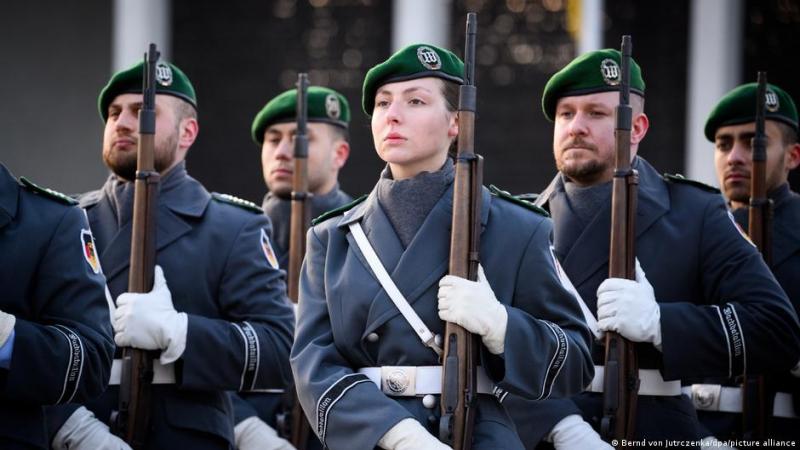 Скандал у Німеччині: Чи дозволить Бундесвер чоловікам виїжджати?