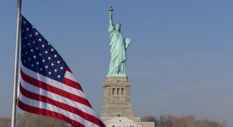 Конфлікт з Іраном ставить під сумнів світове панування США, - заявив міністр оборони Італії.