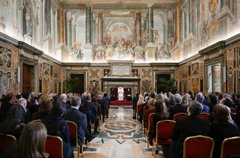 Папа євродепутатам: відстоювати ідеали - це не те ж саме, що просувати певну ідеологію - Vatican News