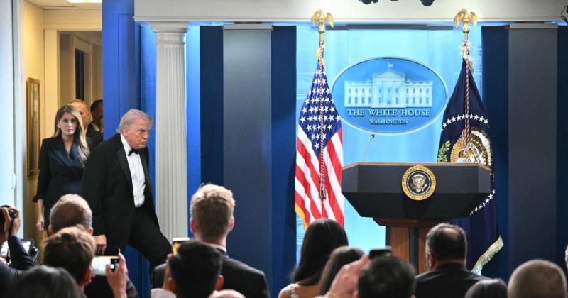 Влада повідомила, що в результаті стрілянини у Вашингтоні постраждав співробітник Секретної служби.