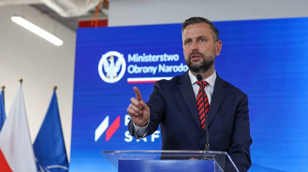 Польський міністр оборони ще раз підкреслив, що Україна не зможе досягти членства в Європейському Союзі, якщо буде діяти під символікою Бандери.