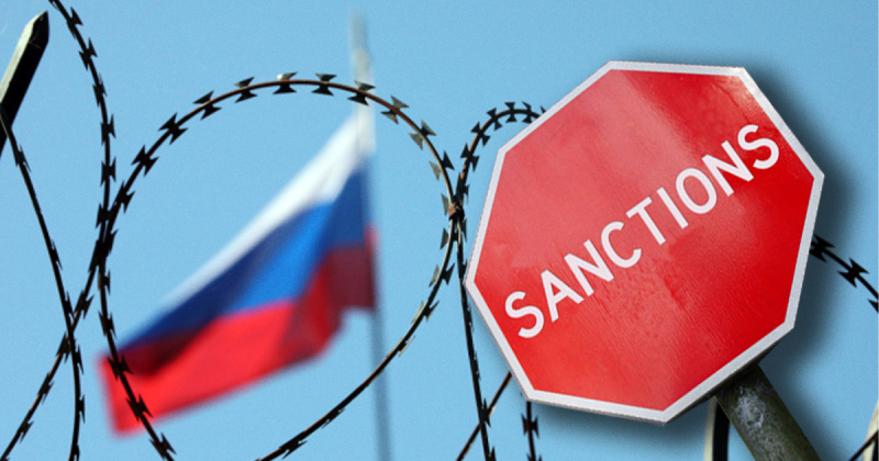 Після атаки на Київ Макрон закликав до посилення санкцій щодо Росії.
