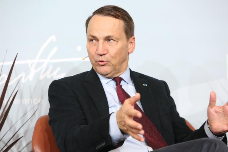 Сікорський різко засудив дії Вашингтона: що можна прирівняти до зради.