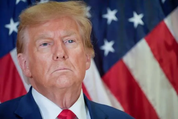 Трамп чинить тиск на Україну та підтримує Путіна - заява німецького політика.