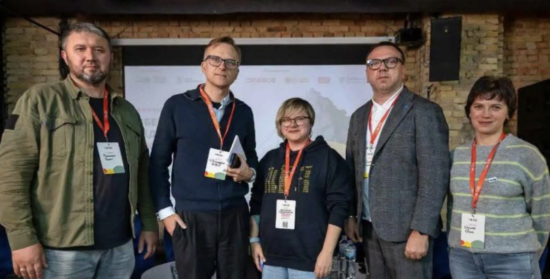 Окуповані території, але населення залишається: як Україні зберегти зв'язок зі своїми людьми - Новини Донбасу
